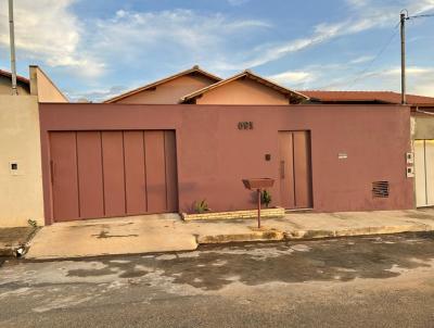 Casa para Venda, em Bom Despacho, bairro Jardins, 3 dormitrios, 2 banheiros, 1 sute, 2 vagas