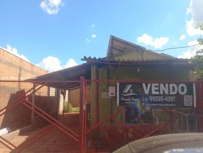 Casa para Venda, em São Gabriel do Oeste, bairro Gramado, 2 dormitórios, 1 banheiro, 2 vagas