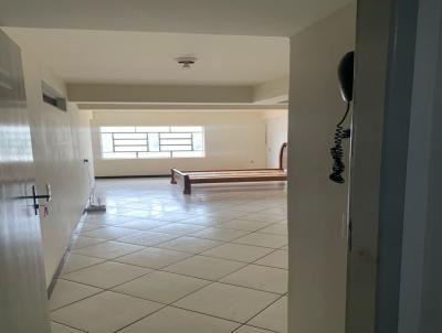Kitnet para Locao, em Volta Redonda, bairro Aterrado, 1 dormitrio, 1 banheiro