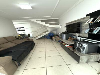 Casa para Venda, em Macaé, bairro Parque Duque de Caxias, 3 dormitórios, 3 banheiros, 1 suíte, 1 vaga