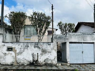 Casa para Venda, em Itabira, bairro Areo, 2 dormitrios, 1 banheiro, 1 vaga