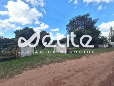 Chcara para Venda, em Marlia, bairro Stios de Recreio Santa Rosa (Padre Nbrega), 3 dormitrios, 3 banheiros, 1 sute, 4 vagas