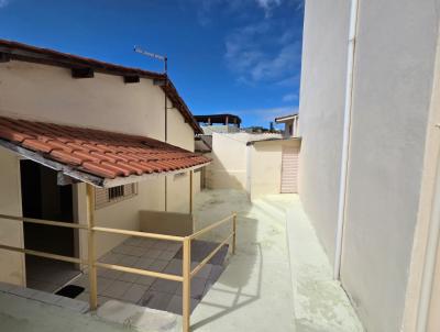 Casa para Locao, em , bairro Centro, 2 dormitrios, 2 banheiros, 1 vaga