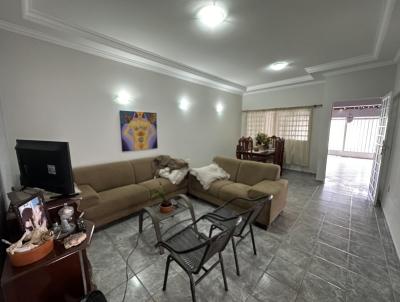 Casa para Venda, em Uberlndia, bairro Cidade Jardim, 3 dormitrios, 3 banheiros, 1 sute, 2 vagas