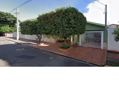 Casa para Venda, em Campo Grande, bairro Tiradentes, 4 dormitrios, 5 banheiros, 1 sute, 4 vagas