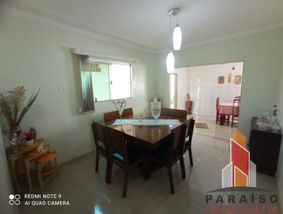 Casa para Venda, em Uberlndia, bairro Custdio Pereira, 3 dormitrios, 2 banheiros, 4 vagas