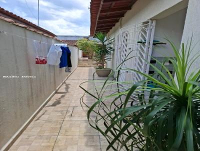 Casa para Venda, em Caraguatatuba, bairro Loteamento Recreio Juqueriquer, 2 dormitrios, 3 banheiros, 1 sute, 2 vagas