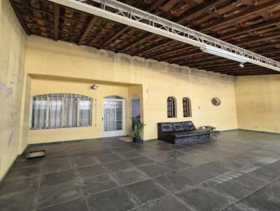 Casa para Venda, em São José dos Campos, bairro Conjunto Residencial Trinta e Um de Março, 3 dormitórios, 1 banheiro, 3 vagas