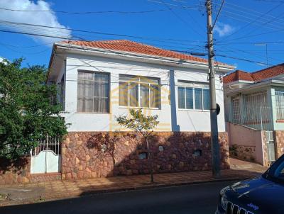 Casa para Venda, em São Manuel, bairro Centro, 4 dormitórios, 2 banheiros, 3 vagas