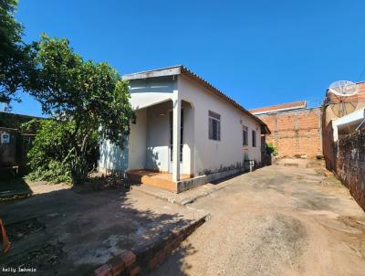 Casa para Venda, em Presidente Prudente, bairro Jardim Itapura II, 3 dormitórios, 1 banheiro, 5 vagas