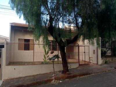 Casa para Locação, em Londrina, bairro Vila Brasil, 4 dormitórios, 2 banheiros