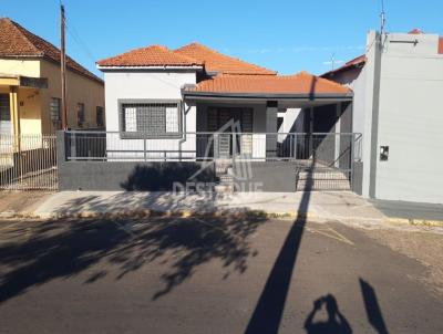Casa para Venda, em Regente Feij, bairro Centro, 3 dormitrios, 4 banheiros, 2 sutes, 2 vagas