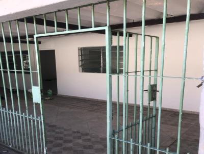Casa para Locação, em Osasco, bairro Jardim das Flores, 2 dormitórios, 1 banheiro, 2 vagas
