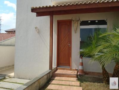 Casa para Venda, em Poços de Caldas, bairro Loteamento Campo das Aroeiras, 3 dormitórios, 1 banheiro, 1 suíte, 2 vagas