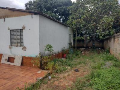 Casa para Venda, em Aparecida de Goinia, bairro Jardim Riviera, 2 dormitrios, 1 banheiro