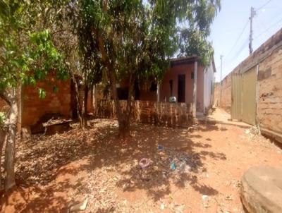 Casa para Venda, em Aparecida de Goinia, bairro Setor Colonial Sul, 3 dormitrios, 2 banheiros, 1 sute