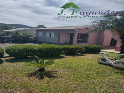 Casa para Venda, em Santa Cruz do Sul, bairro Ana Nery, 3 dormitrios, 1 banheiro, 1 vaga