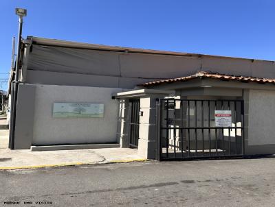 Casa para Locação, em Rio de Janeiro, bairro Taquara, 2 dormitórios, 1 banheiro, 1 vaga