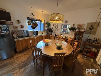 Casa para Venda, em Terespolis, bairro Iucas, 3 dormitrios, 2 sutes, 2 vagas