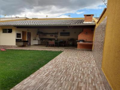 Casa para Venda, em Aparecida de Goinia, bairro Jardim Helvcia, 3 dormitrios, 3 banheiros, 1 sute, 4 vagas