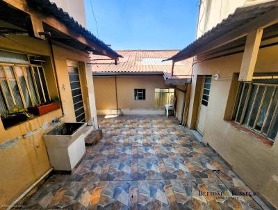 Casa para Venda, em Curitiba, bairro Pilarzinho, 5 dormitórios, 5 banheiros, 2 vagas