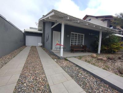 Casa de Praia / Usada para Venda, em Itaja�, bairro Praia dos Amores, 3 dormit�rios, 2 banheiros, 1 su�te, 3 vagas