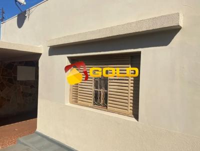Casa para Venda, em Uberl�ndia, bairro Fundinho, 3 dormit�rios, 2 banheiros, 3 vagas