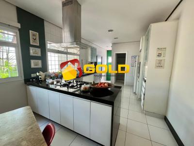 Casa para Venda, em Uberl�ndia, bairro Lidice, 4 dormit�rios, 6 banheiros, 2 su�tes, 2 vagas