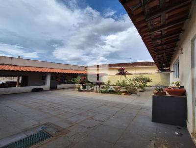 Casa para Venda, em Franca, bairro Esta��o, 3 dormit�rios, 2 banheiros, 1 su�te, 4 vagas