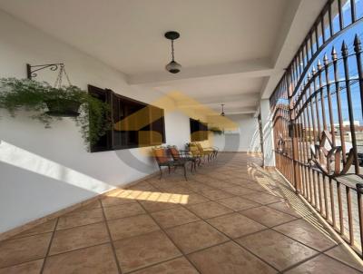 Casa / Sobrado para Venda, em Guaratinguet�, bairro Pedregulho, 4 dormit�rios, 3 banheiros, 2 su�tes, 3 vagas