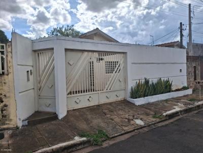 Casa para Venda, em Ara�atuba, bairro Umuarama, 2 dormit�rios, 1 banheiro, 3 vagas