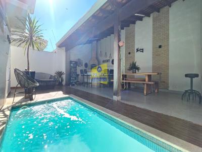 Casa para Venda, em Araguari, bairro Interlagos I, 3 dormit�rios, 5 banheiros, 3 su�tes, 2 vagas