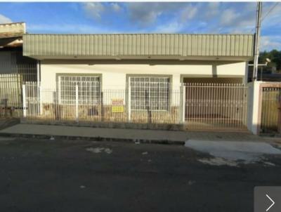Casa para Venda, em Alfenas, bairro Centro, 3 dormit�rios, 2 banheiros, 1 su�te, 1 vaga