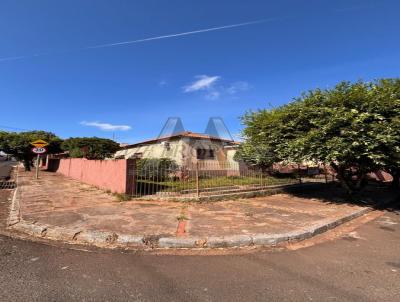 Casa para Venda, em Santa Cruz do Rio Pardo, bairro Vila Oitenta, 3 dormit�rios, 1 banheiro, 2 vagas