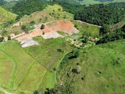 Fazenda para Venda, em Cachoeiras de Macacu, bairro Papucaia, 3 dormit�rios, 3 banheiros, 2 su�tes