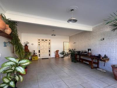 Casa para Venda, em Te�filo Otoni, bairro TABAJARAS, 3 dormit�rios, 2 banheiros, 1 su�te, 2 vagas