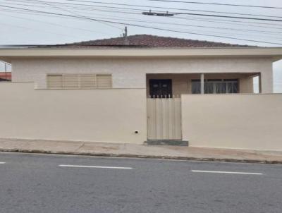 Casa para Loca��o, em Pouso Alegre, bairro S�o Jo�o, 3 dormit�rios, 1 banheiro, 1 vaga