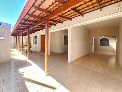 Casa para Loca��o, em Araguari, bairro Maria Eug�nia, 4 dormit�rios, 3 banheiros, 1 su�te, 5 vagas