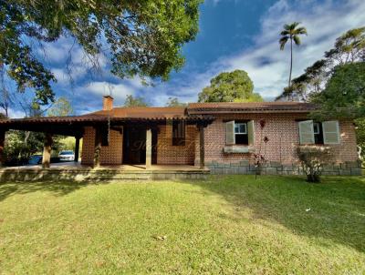 Casa para Venda, em Teres�polis, bairro Granja Guarani, 4 dormit�rios, 2 banheiros, 1 su�te, 6 vagas