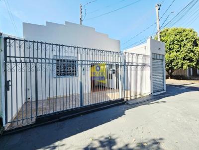 Casa para Loca��o, em Araguari, bairro Centro, 3 dormit�rios, 1 banheiro, 3 vagas