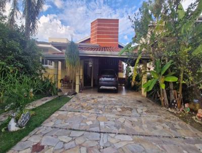 Casa para Venda, em Valinhos, bairro Condom�nio Residencial Terras do Oriente, 3 dormit�rios, 4 banheiros, 1 su�te, 4 vagas