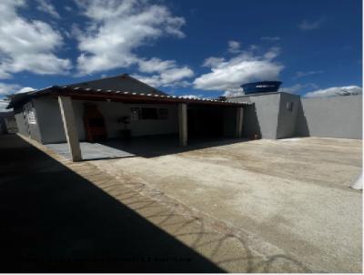 Casa para Venda, em Uberl�ndia, bairro Luizote de Freitas, 3 dormit�rios, 2 banheiros, 3 vagas