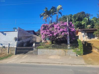 Casa para Venda, em Joinville, bairro Petr�polis, 3 dormit�rios, 3 banheiros, 1 su�te, 2 vagas