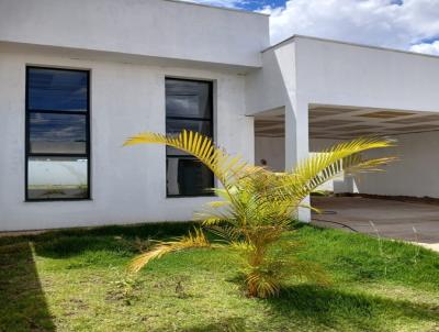 Casa para Venda, em Uberl�ndia, bairro Jardim Bras�lia, 3 dormit�rios, 2 banheiros, 1 su�te, 4 vagas