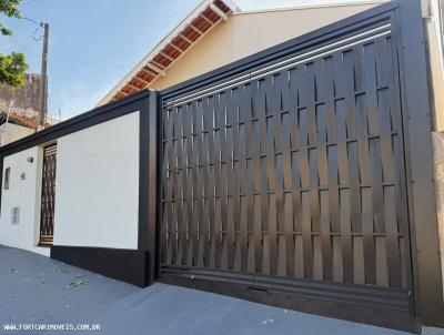 Casa para Venda, em Pirapozinho, bairro Centro, 3 dormit�rios, 1 banheiro, 2 vagas