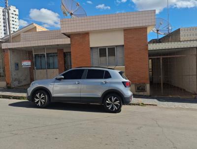Casa para Venda, em Bom Despacho, bairro Centro, 4 dormit�rios, 2 banheiros, 1 su�te