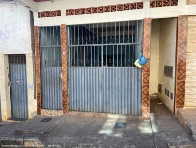 Casa para Loca��o, em Abre Campo, bairro Centro, 3 dormit�rios, 1 banheiro, 1 vaga