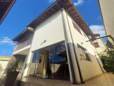 Sobrado para Venda, em Mococa, bairro Jardim S�o Jose, 3 dormit�rios, 2 banheiros, 2 vagas