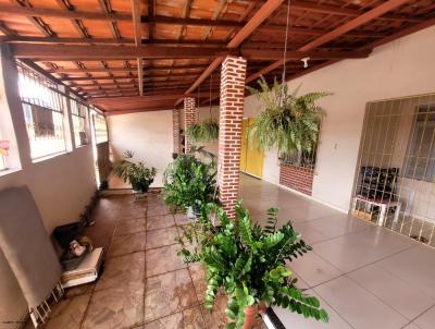 Casa para Venda, em Alagoinhas, bairro Centro, 2 dormit�rios, 2 banheiros, 1 su�te, 3 vagas