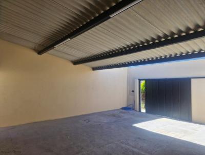 Casa para Venda, em Uberl�ndia, bairro Loteamento Residencial Pequis, 2 dormit�rios, 1 banheiro, 2 vagas